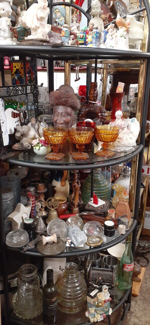 antique booth knick knacks