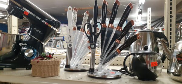 finest store mixer scissors knife set