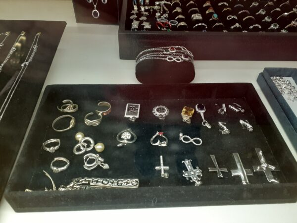 remees pendants